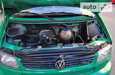 Грузопассажирский фургон Volkswagen Transporter 2002 в Киеве