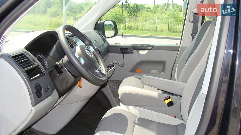Минивэн Volkswagen Transporter 2015 в Николаеве