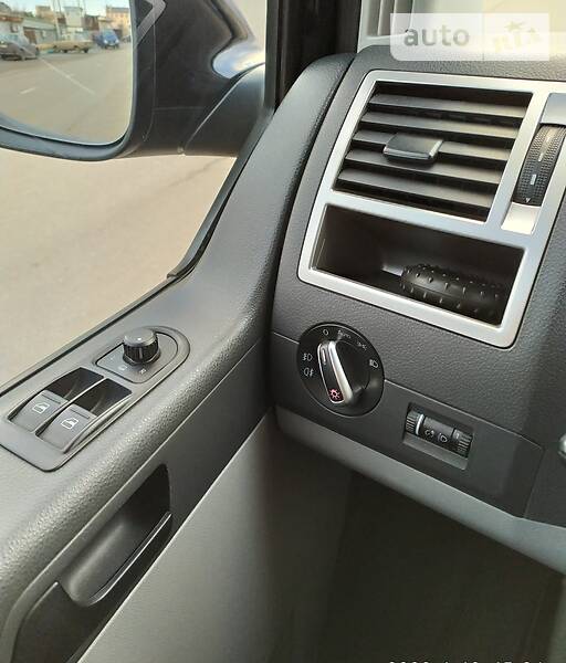 Грузовой фургон Volkswagen Transporter 2012 в Южном