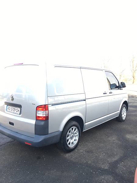 Вантажопасажирський фургон Volkswagen Transporter 2011 в Хусті