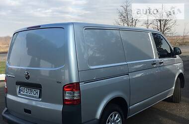 Вантажопасажирський фургон Volkswagen Transporter 2011 в Хусті