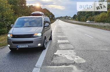 Вантажопасажирський фургон Volkswagen Transporter 2010 в 