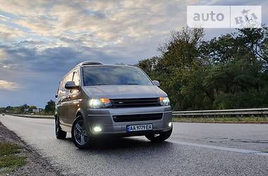 Вантажопасажирський фургон Volkswagen Transporter 2010 в 