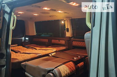 Вантажопасажирський фургон Volkswagen Transporter 2010 в 
