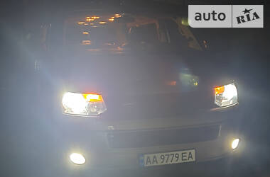Вантажопасажирський фургон Volkswagen Transporter 2010 в 