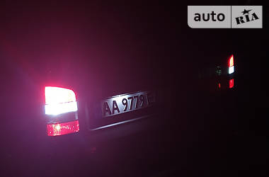 Вантажопасажирський фургон Volkswagen Transporter 2010 в 