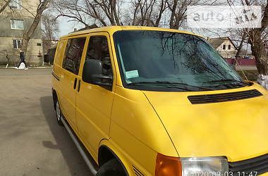 Вантажопасажирський фургон Volkswagen Transporter 2001 в 