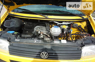 Вантажопасажирський фургон Volkswagen Transporter 2001 в 