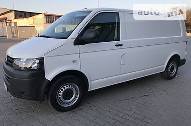 Вантажопасажирський фургон Volkswagen Transporter 2015 в  Вантажопасажирський фургон Volkswagen Transporter 2015 в
