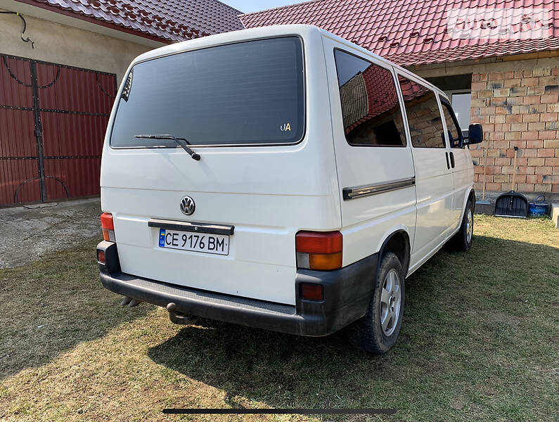 Вантажопасажирський фургон Volkswagen Transporter 1999 в Чернівцях