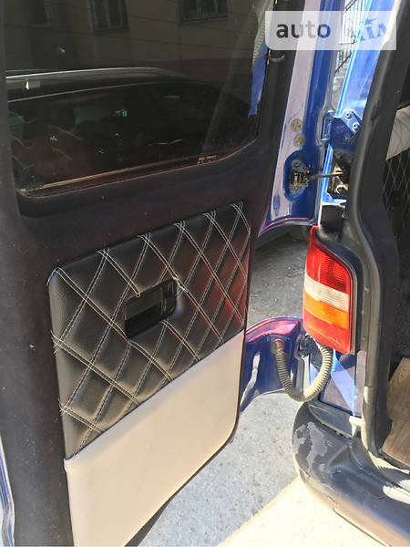 Мінівен Volkswagen Transporter 2004 в Івано-Франківську