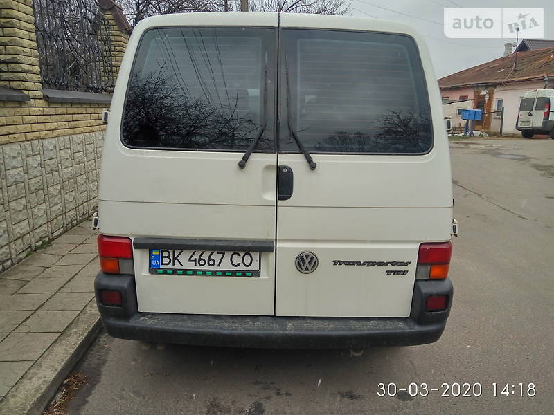 Вантажопасажирський фургон Volkswagen Transporter 2002 в Рівному