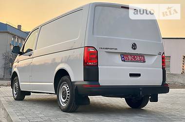 Мінівен Volkswagen Transporter 2015 в 
