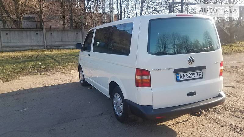 Вантажопасажирський фургон Volkswagen Transporter 2004 в Чернігові