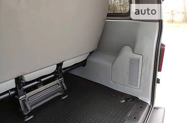 Мінівен Volkswagen Transporter 2010 в 