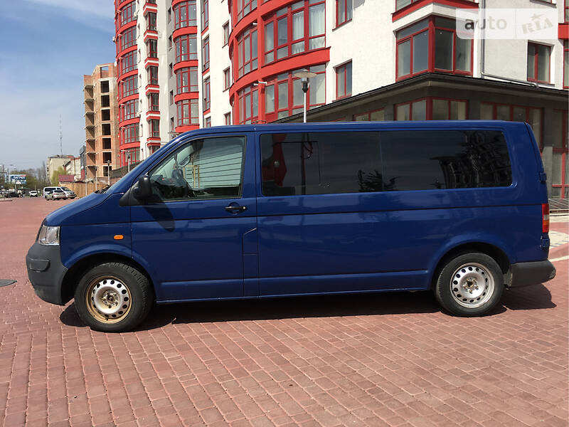 Мінівен Volkswagen Transporter 2004 в Івано-Франківську