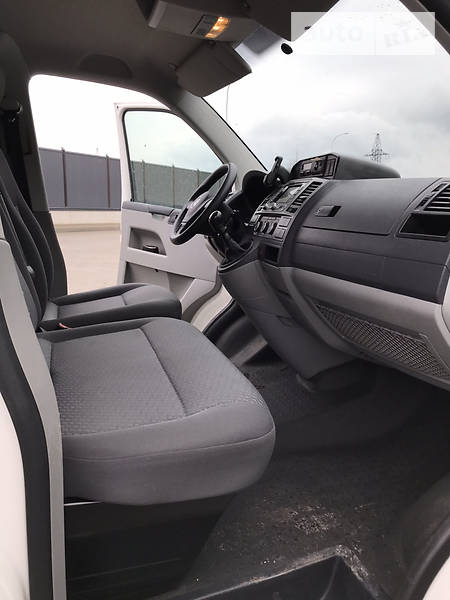 Вантажопасажирський фургон Volkswagen Transporter 2015 в Луцьку