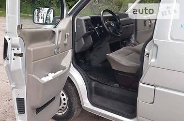 Грузовой фургон Volkswagen Transporter 2002 в Золочеве