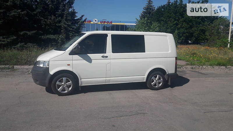 Грузопассажирский фургон Volkswagen Transporter 2006 в Кропивницком