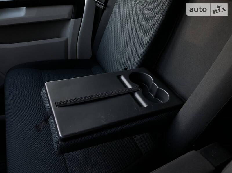 Вантажопасажирський фургон Volkswagen Transporter 2016 в Бучі