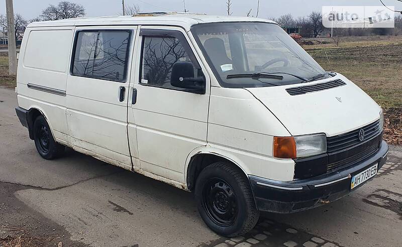 Грузопассажирский фургон Volkswagen Transporter 1991 в Покровске