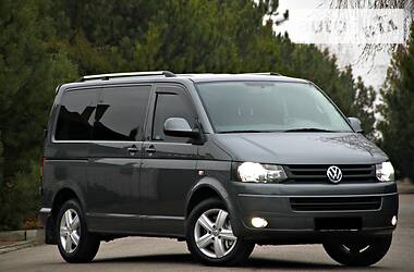 Минивэн Volkswagen Transporter 2011 в 