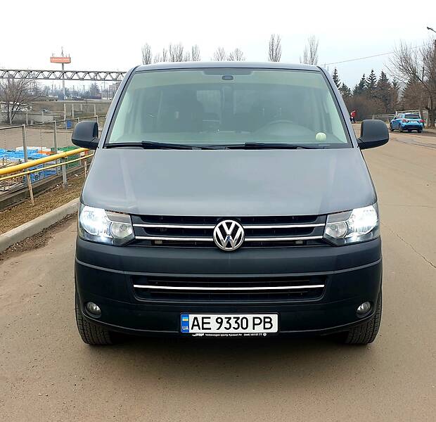 Грузопассажирский фургон Volkswagen Transporter 2015 в 