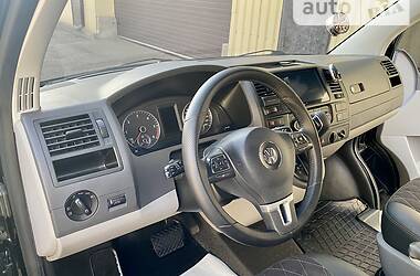 Минивэн Volkswagen Transporter 2012 в 