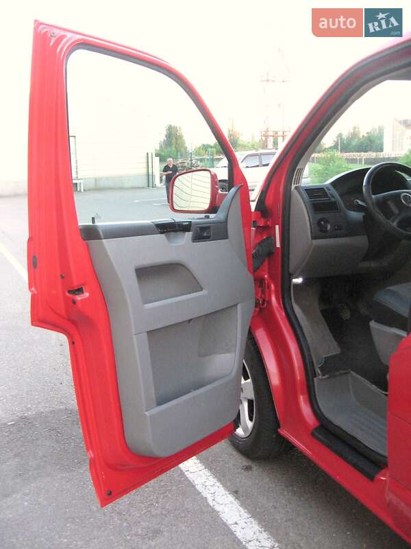 Минивэн Volkswagen Transporter 2004 в Ровно