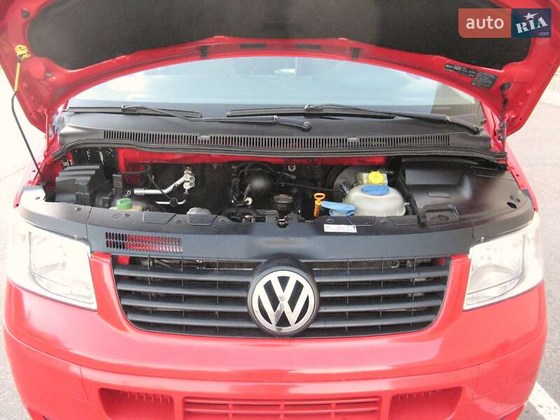 Минивэн Volkswagen Transporter 2004 в Ровно