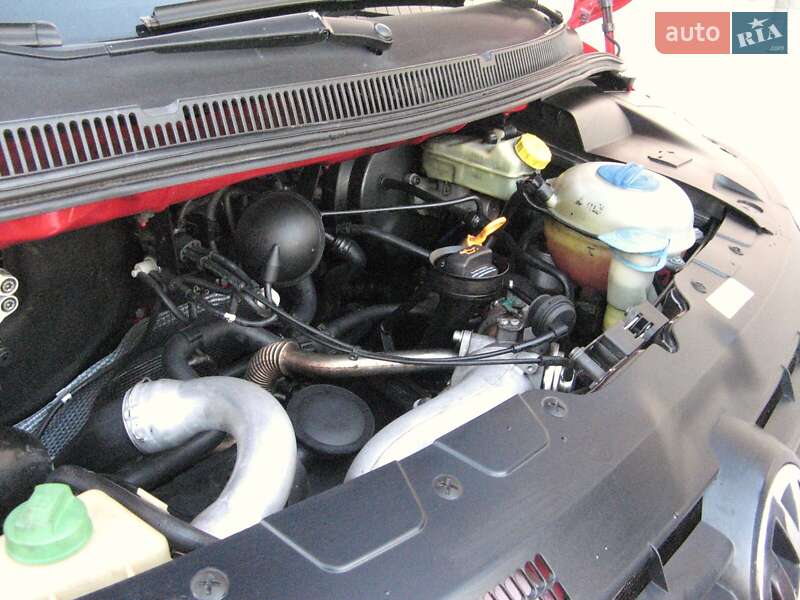 Минивэн Volkswagen Transporter 2004 в Ровно