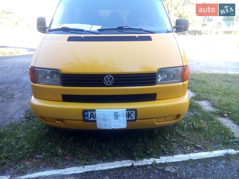 Минивэн Volkswagen Transporter 2000 в Ужгороде