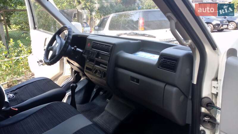 Минивэн Volkswagen Transporter 2001 в Киеве
