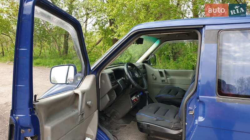 Минивэн Volkswagen Transporter 2002 в Днепре