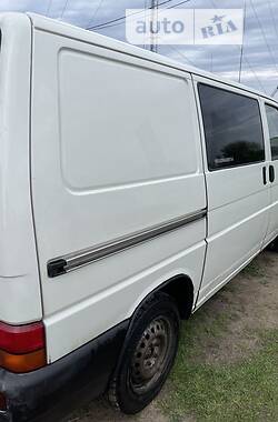 Минивэн Volkswagen Transporter 2000 в Остер