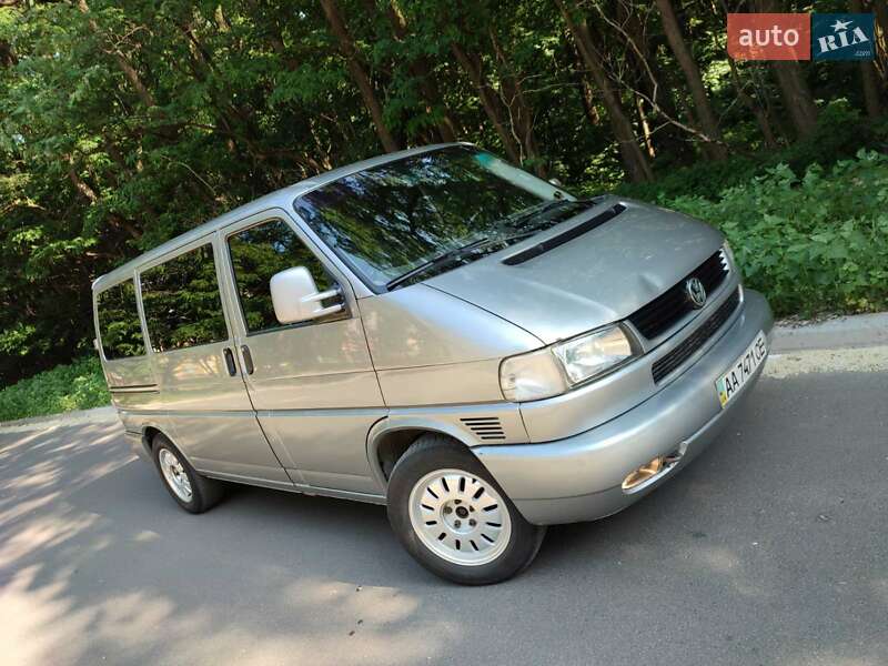Седан Volkswagen Transporter 2000 в Киеве