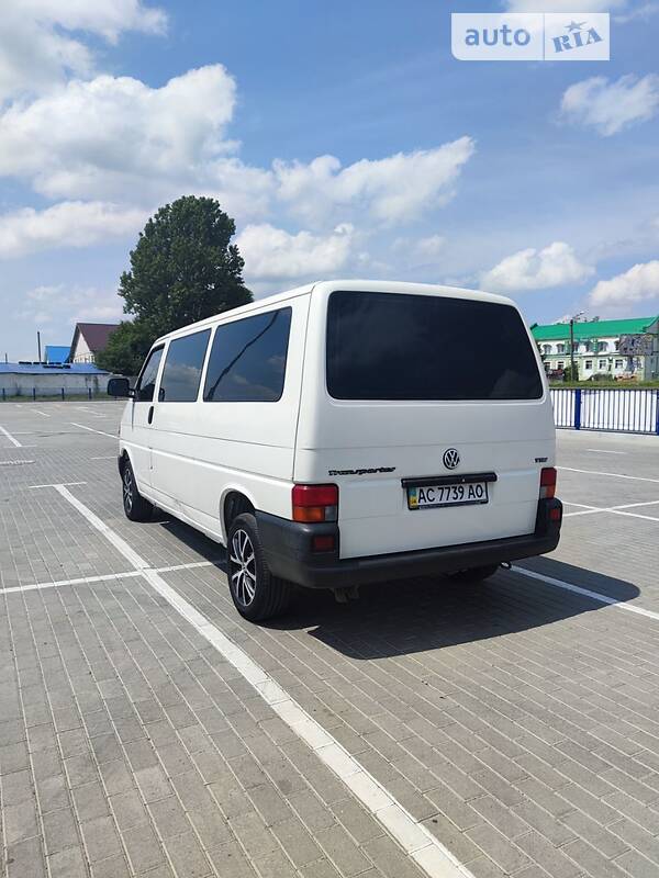 Универсал Volkswagen Transporter 2003 в Нововолынске