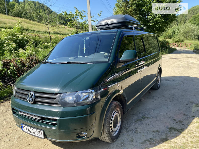 Грузопассажирский фургон Volkswagen Transporter 2013 в Киеве