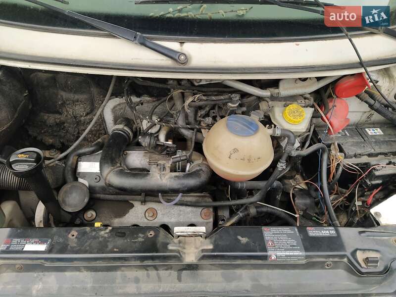 Мінівен Volkswagen Transporter 2003 в Тульчині