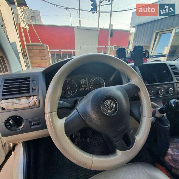 Мінівен Volkswagen Transporter 2011 в Дніпрі