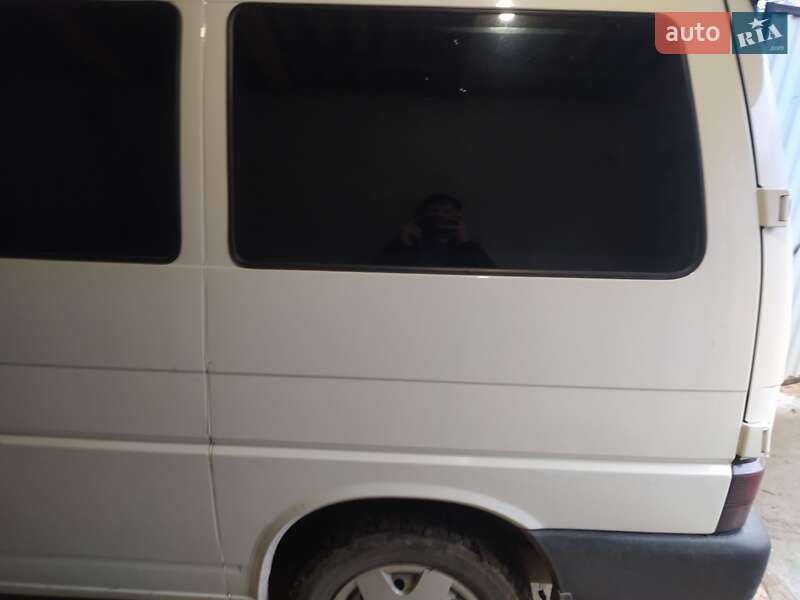 Универсал Volkswagen Transporter 2001 в Ужгороде