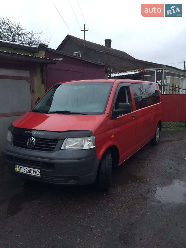 Минивэн Volkswagen Transporter 2004 в Нововолынске