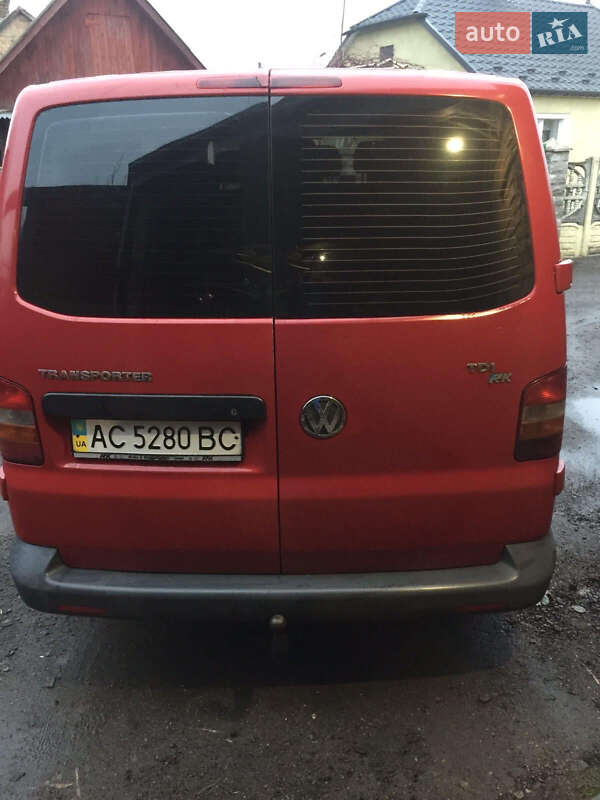 Минивэн Volkswagen Transporter 2004 в Нововолынске