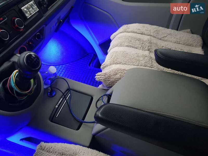 Минивэн Volkswagen Transporter 2015 в Одессе