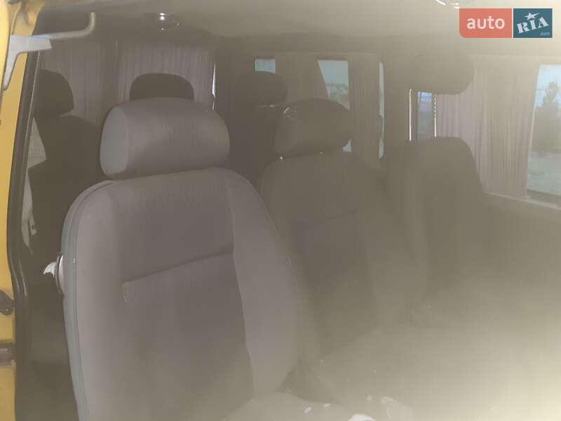 Минивэн Volkswagen Transporter 2000 в Калуше