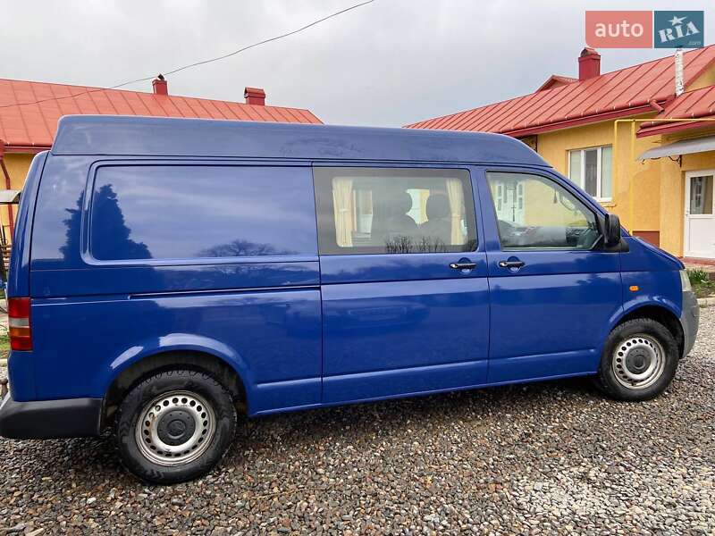 Минивэн Volkswagen Transporter 2004 в Черновцах