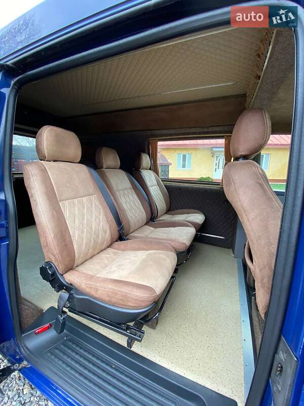 Минивэн Volkswagen Transporter 2004 в Черновцах