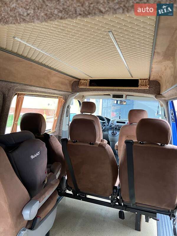 Минивэн Volkswagen Transporter 2004 в Черновцах