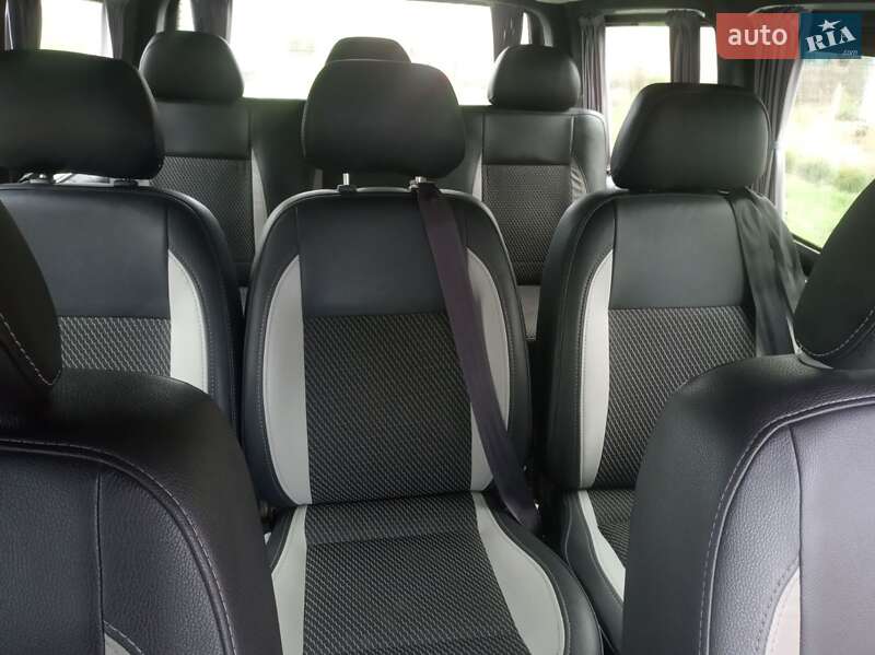 Мінівен Volkswagen Transporter 2009 в Новій Ушиці
