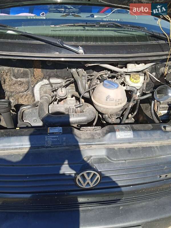 Минивэн Volkswagen Transporter 2000 в Старой Выжевке